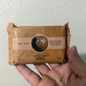 THE BODY SHOP Shea Body Bar Soap